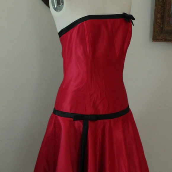 2000's Y2K Jessica Mcclintock/Gunne Sax Red and Black Satin Party Dress - Picture 1 of 5